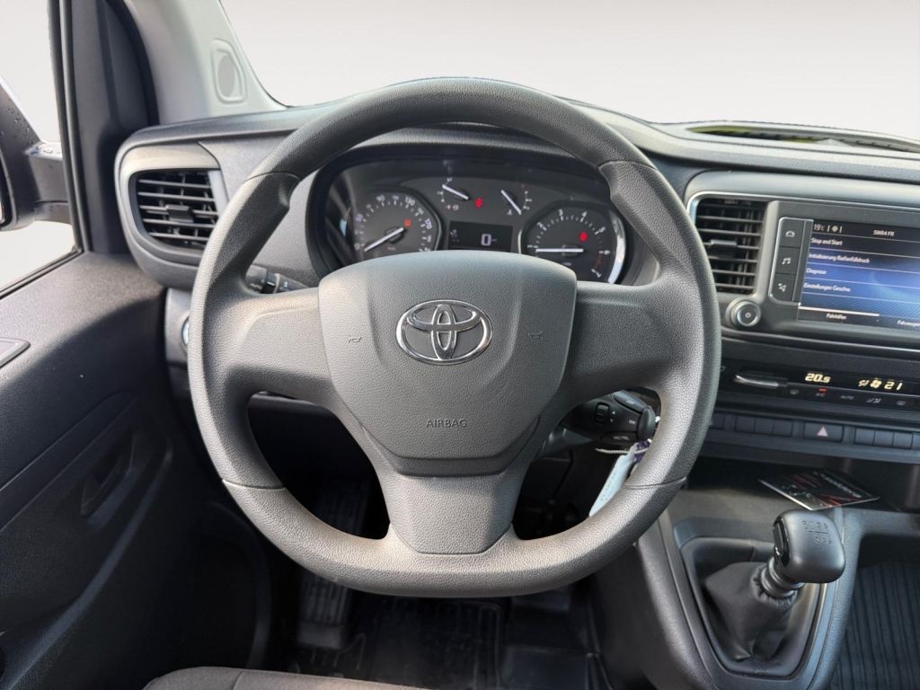 Fahrzeugabbildung Toyota Proace 2,0-l-D-4D L2 (9-Si.) Verso Shuttle