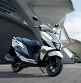 Suzuki Avenis 125   ++ Aktion++   Weiß - SUZUKI AKTION