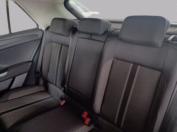 Volkswagen T-Roc - 12