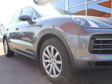 Porsche Cayenne - 5