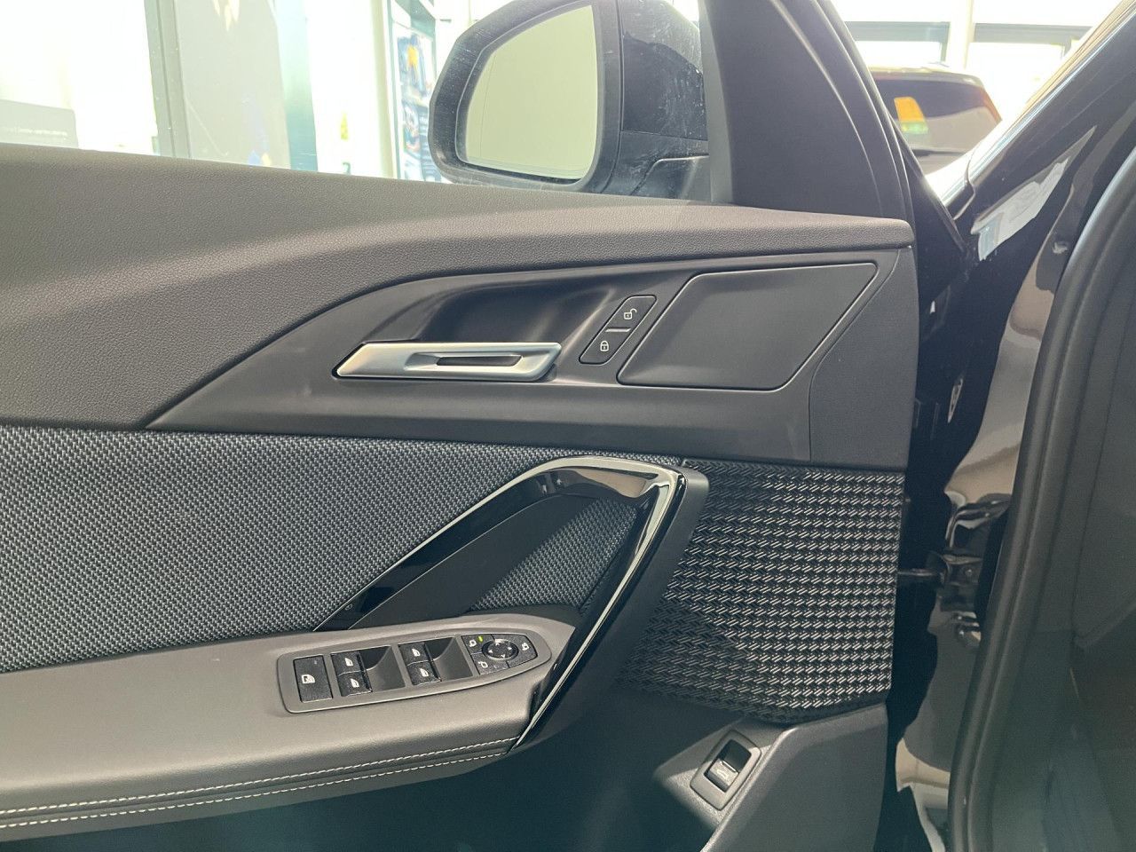 BMW iX2 - Bild 10
