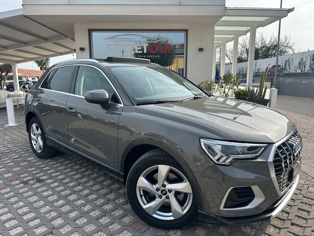 AUDI Audi Q3 35 TDI S tronic Business Advanced