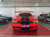 Dodge Challenger *2. Hd + Sport + BT+ Tempomat * - Dodge Challenger: Orange