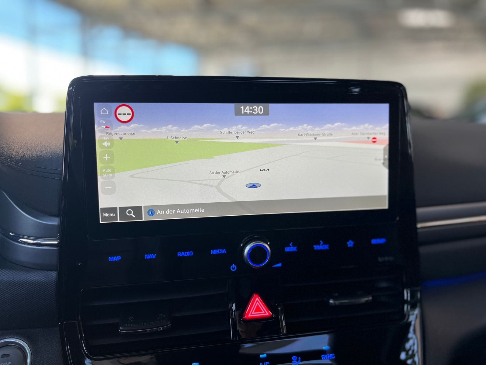 Fahrzeugabbildung Hyundai IONIQ Premium Prime Hybrid PANO LEDER LED
