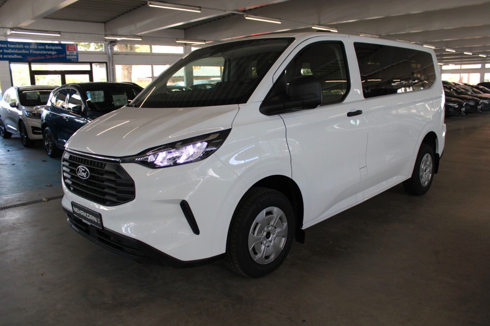 Fahrzeugabbildung Ford Transit Custom Kombi Trend 8-Sitzer GJR SOFORT
