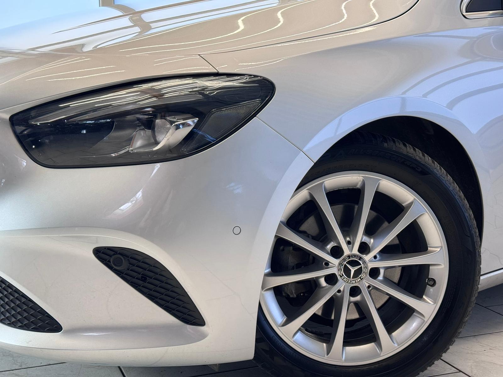 Mercedes-Benz B 180 Progressive - PDC/CarPlay/Teilleder/LED