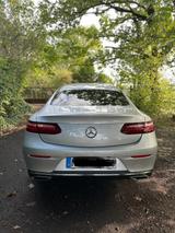 Mercedes-Benz E 400 4MATIC Autom. - - Mercedes-Benz E 400 in Köln