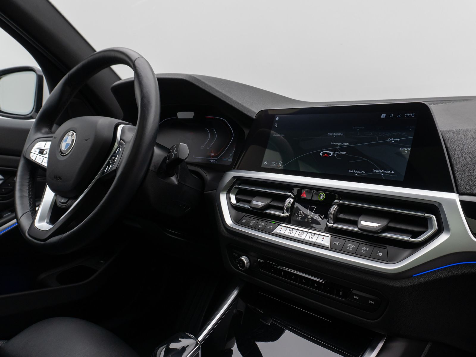 Fahrzeugabbildung BMW 320d xD Sport Line Panorama Laser 360° HUD HiFi