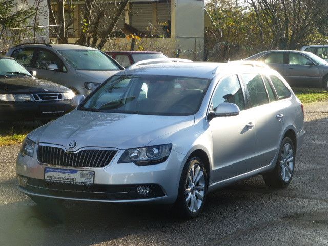 Skoda Superb Combi  4x4-KLIMA-ALU-AHK-SCHECKHEFT