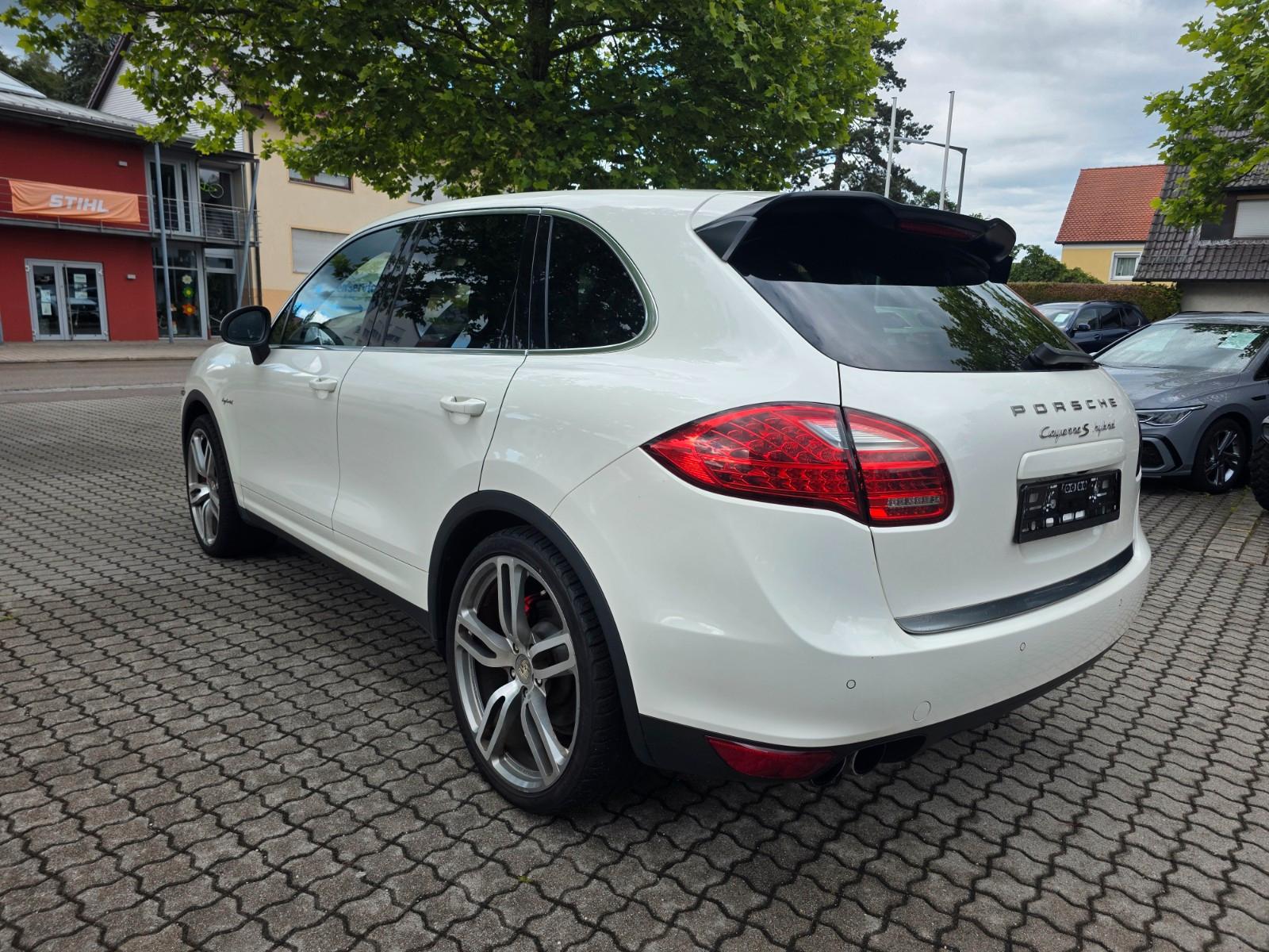 PORSCHE CAYENNE - S HYBRID - 333 CV- HAYON ÉLECTRIQUE -RÉGLAGE ÉLECTRIQUE DES SIÈGES AVEC FONCTION MÉMOIRE