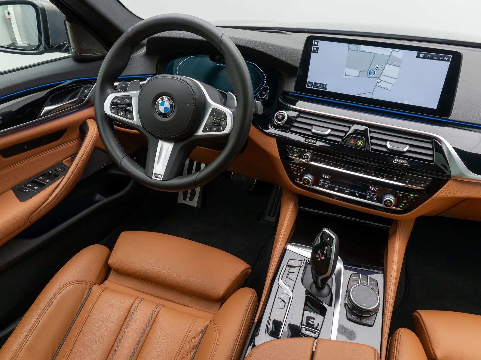 Fahrzeugabbildung BMW 530e M Sport 360°Laser HUD DAB Panorama H/K 18"