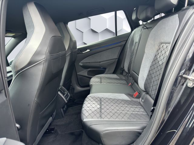 Golf 1.5 eTSI R-Line 96 kW DSG AHZV Black Style 