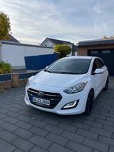 Hyundai i30 blue 1.6 CRDi 81kW Style Style - Hyundai i30 Style mit Diesel-Antrieb