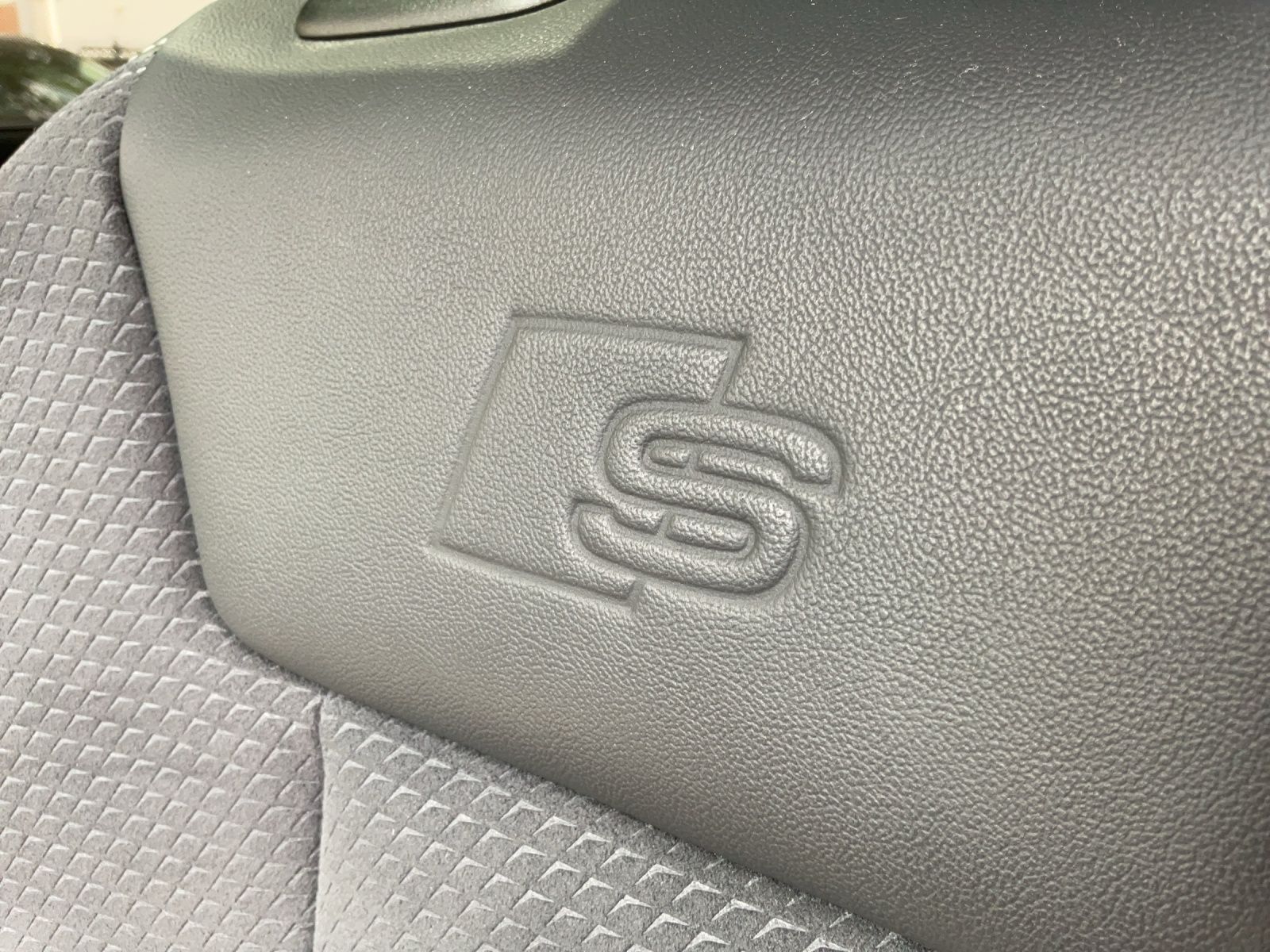 Audi S4 - Bild 18