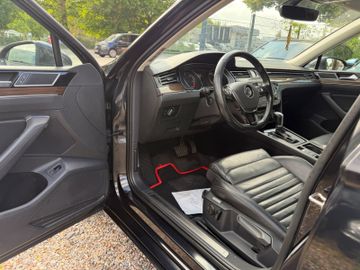 Volkswagen Passat - 11
