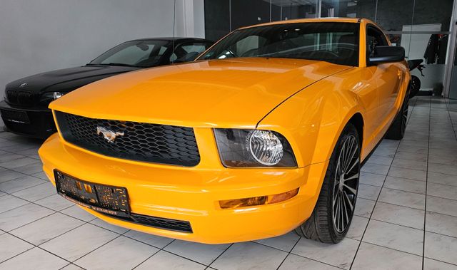 Ford Mustang,4.0 V6/ Deluxe / Leder / Klima / TÜV neu