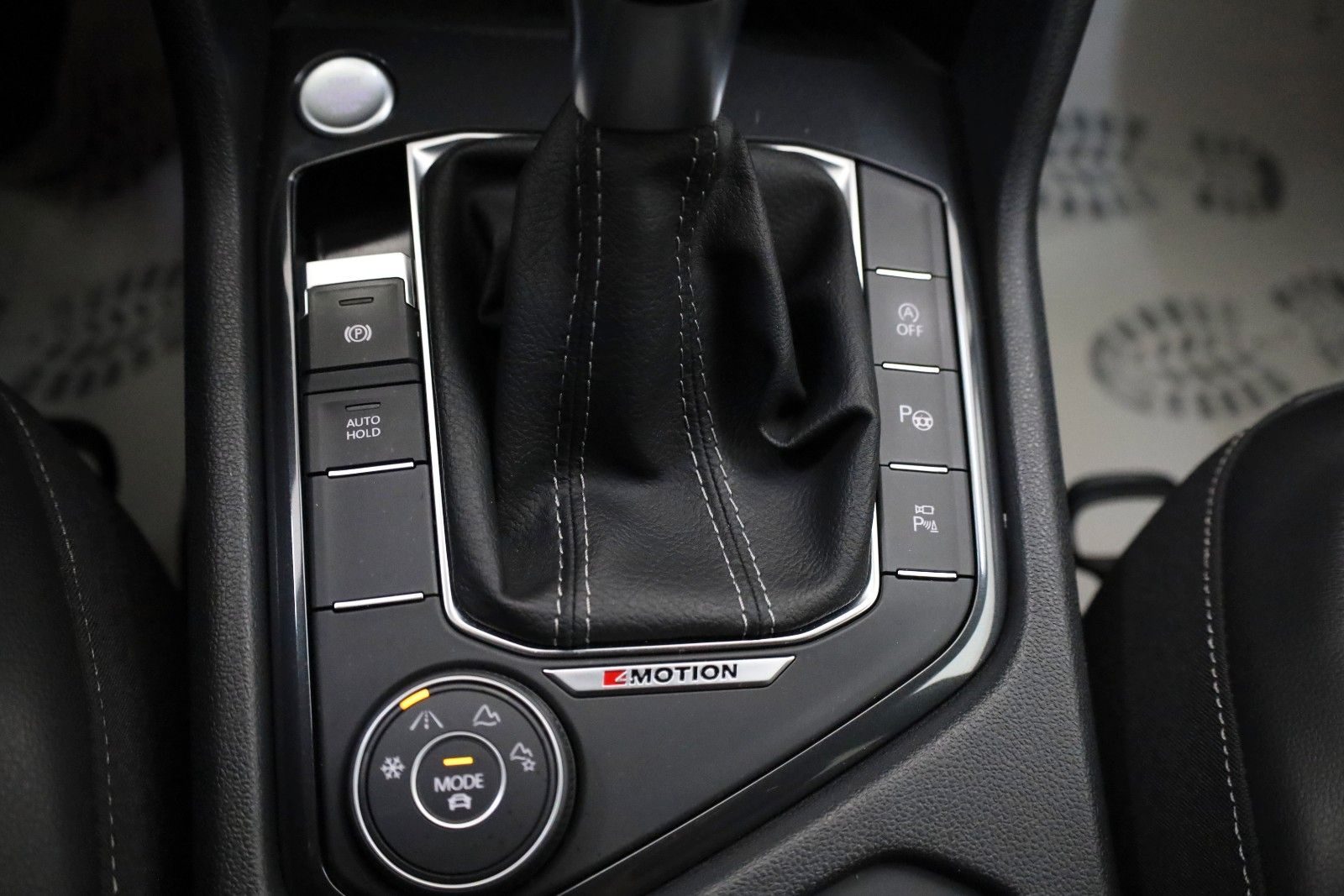Fahrzeugabbildung Volkswagen Tiguan Allspace R-Line 4M Navi,LED,ACC,360°,AHK,