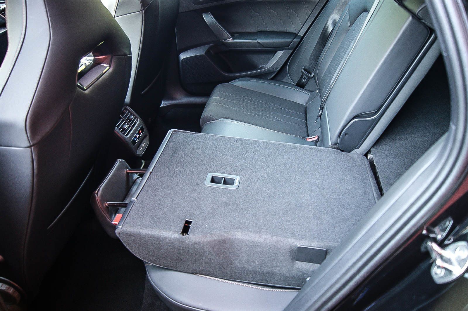 Fahrzeugabbildung CUPRA Leon Sportstourer e Hybrid DSG XL-VISION 1.HAND