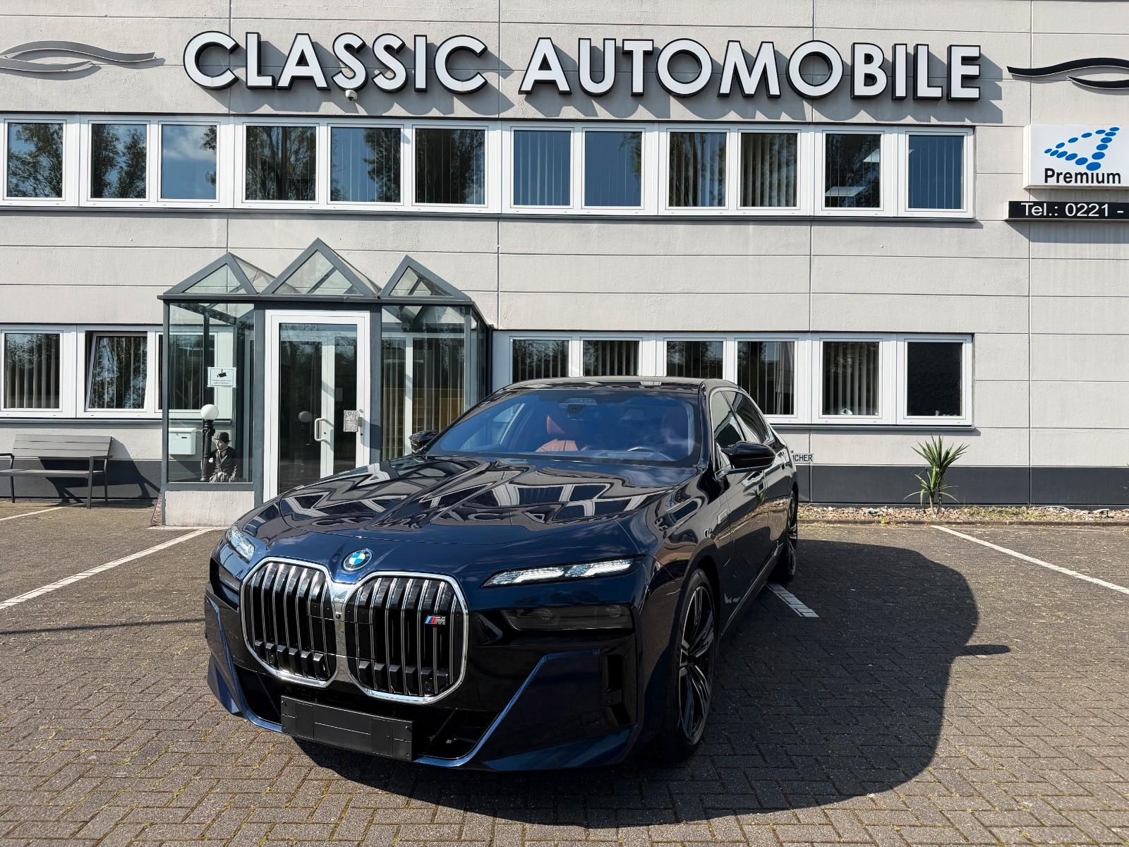 BMW M760 e xDrive individual/Fond Entert/NP195.000€