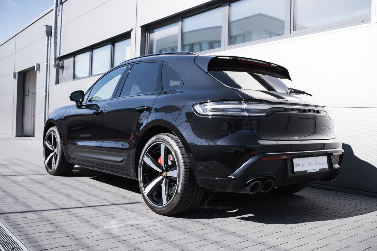 Fahrzeugabbildung Porsche Macan GTS -Pano-LED-AHK-Standhzg.-18Wege-360´´
