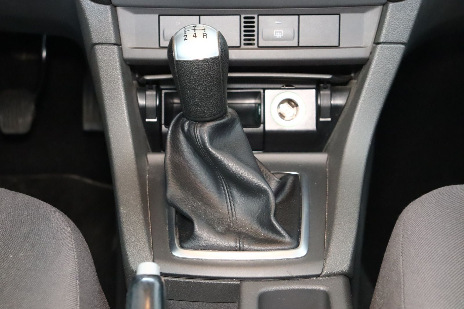 Fahrzeugabbildung Ford Focus 1.6 Ambiente HU/AU 05.26