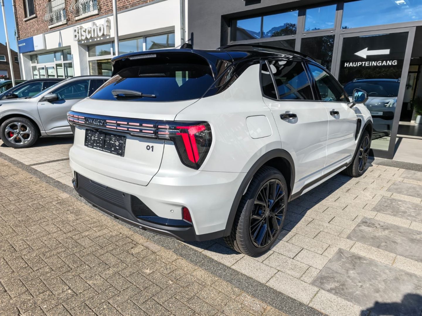 Lynk & Co 01
