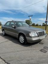 Mercedes-Benz Mercedes w124 E220, Traumzustand-Sammler,E... - gebrauchte Mercedes-Benz E 220 aus dem Jahr 1993