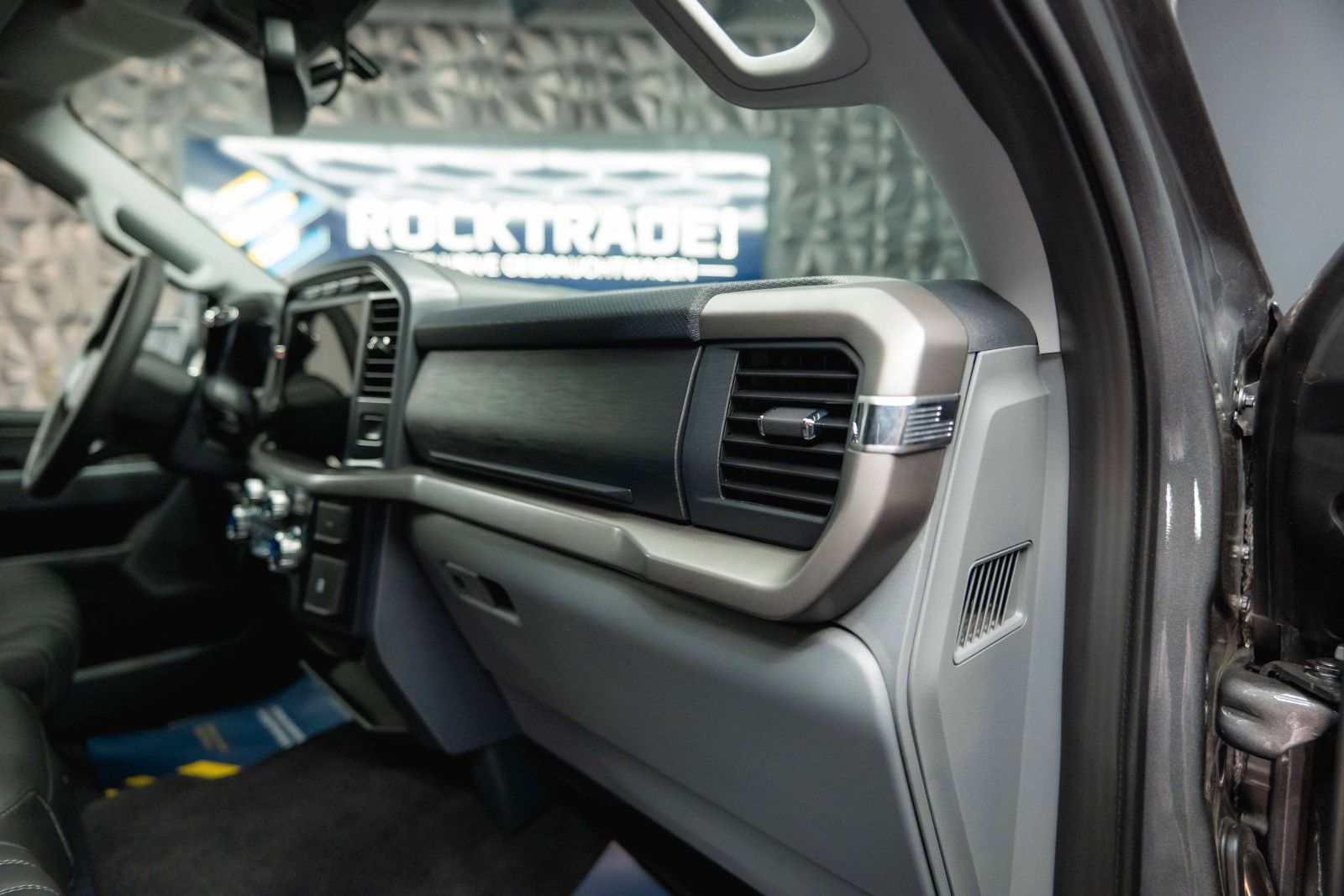 Fahrzeugabbildung Ford F150 5.0L V8 4x4 Offroad SuperCrew RAPTOR 19%