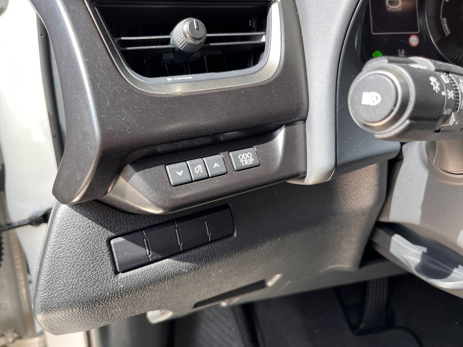 Fahrzeugabbildung Lexus UX 250 h Style Edition Full Link RFK KLIMA LED