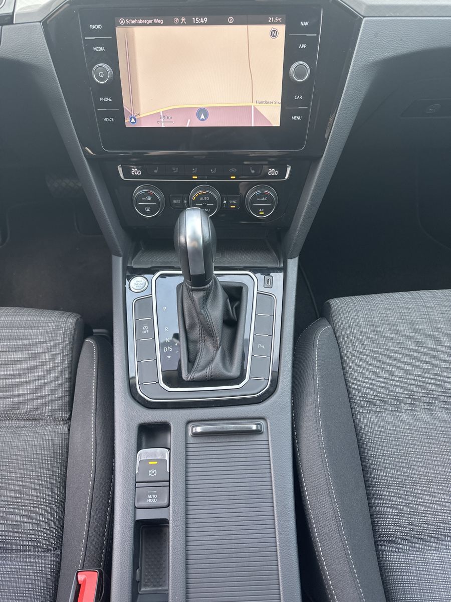 Fahrzeugabbildung Volkswagen Passat Variant 2.0 TDI DSG Business NAV+LED+ACC