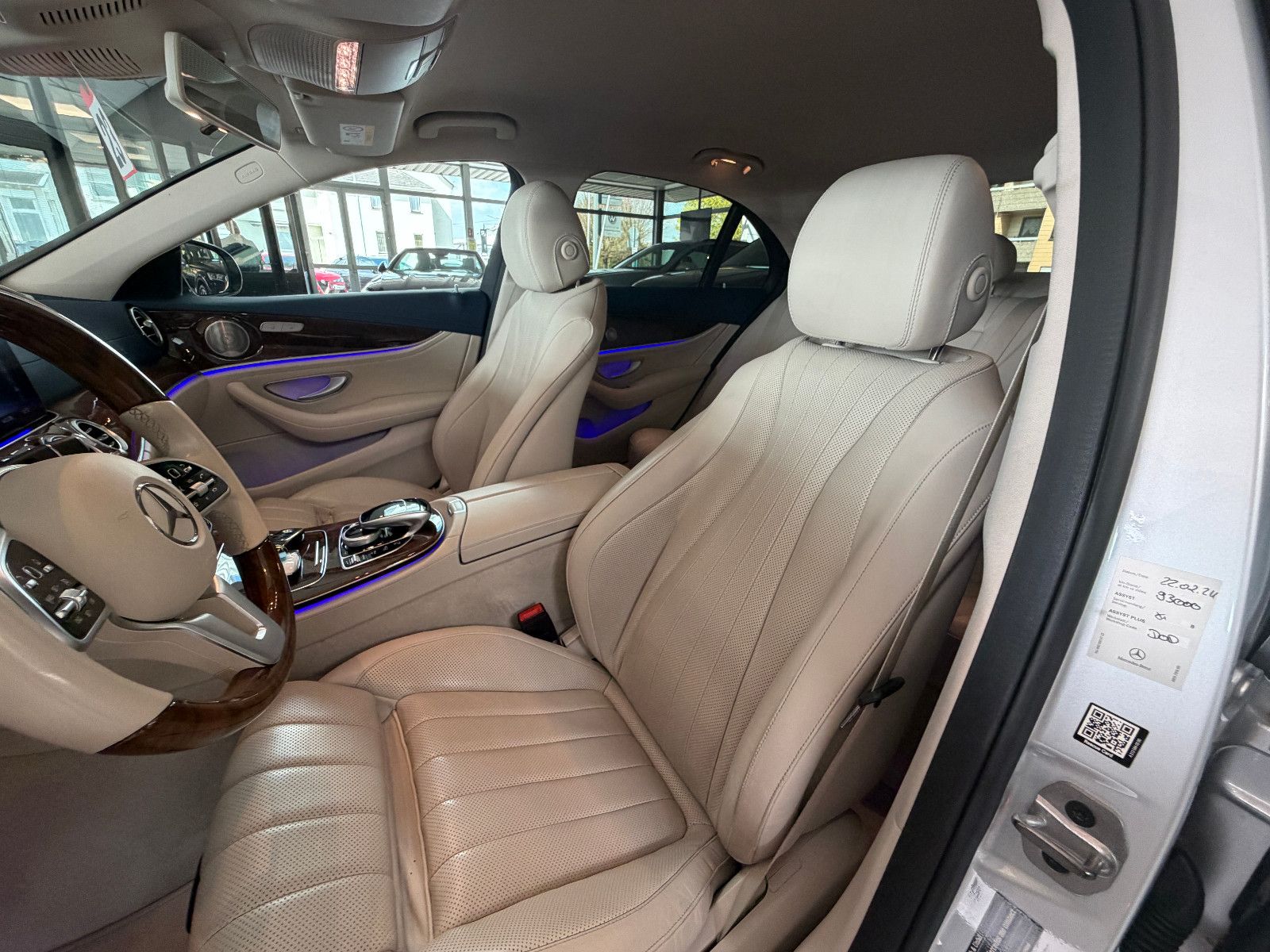 Fahrzeugabbildung Mercedes-Benz E 300 de/AMG/HEAD-UP/VIRTUAL/AMBIENTE/BURMESTER/