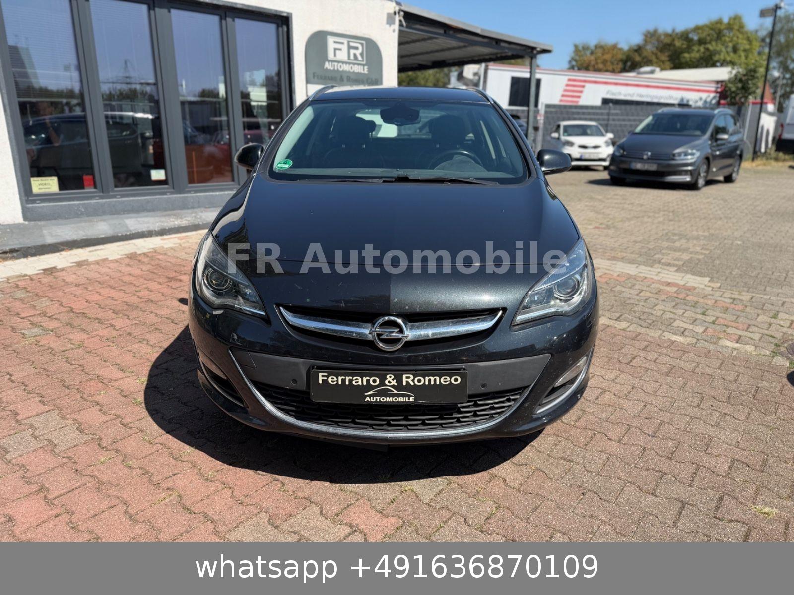 Opel Astra 2015 — rear view