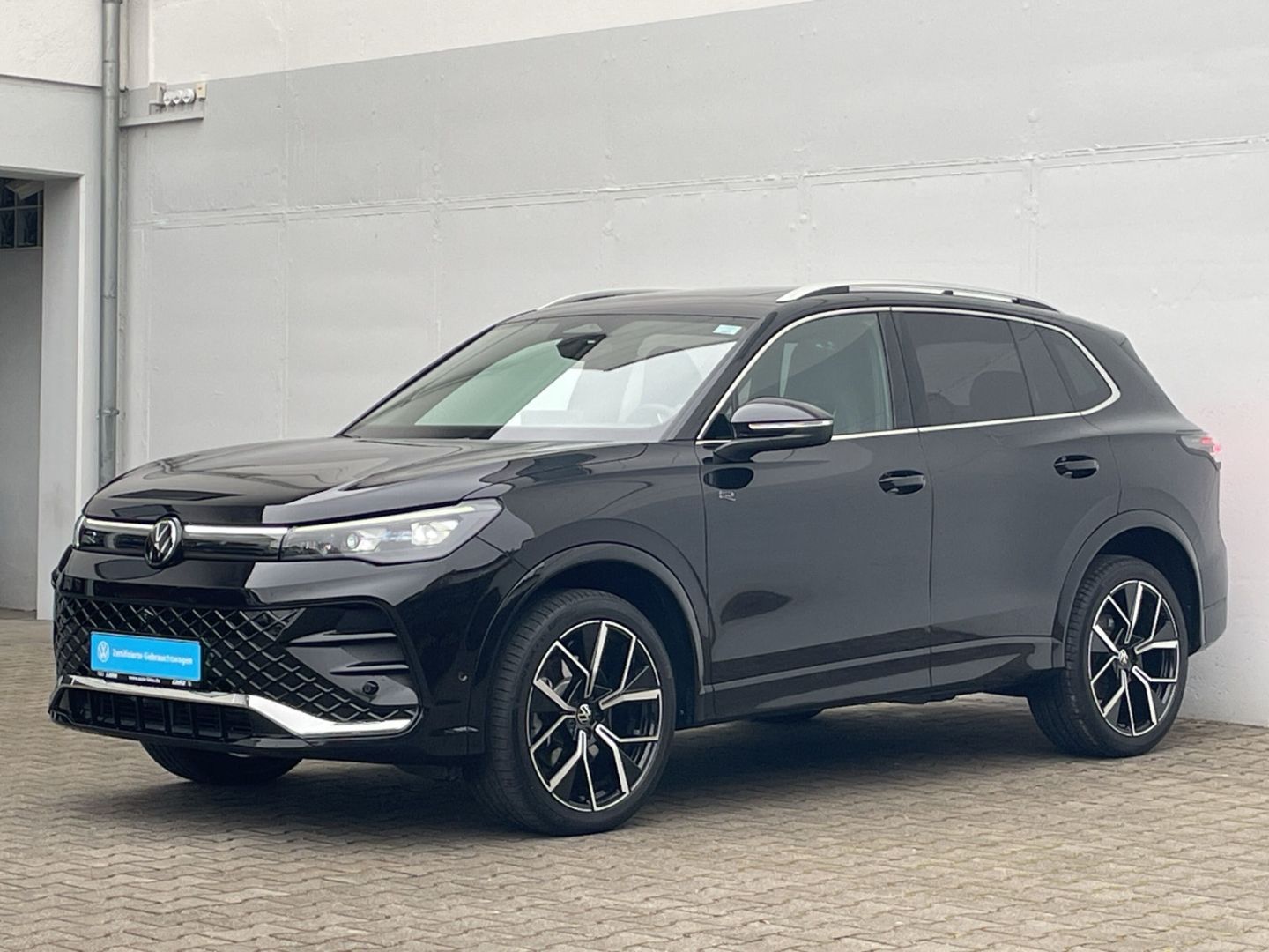 Tiguan 2.0 TDI R-Line 4Motion AHK/Pano/360°Kamer