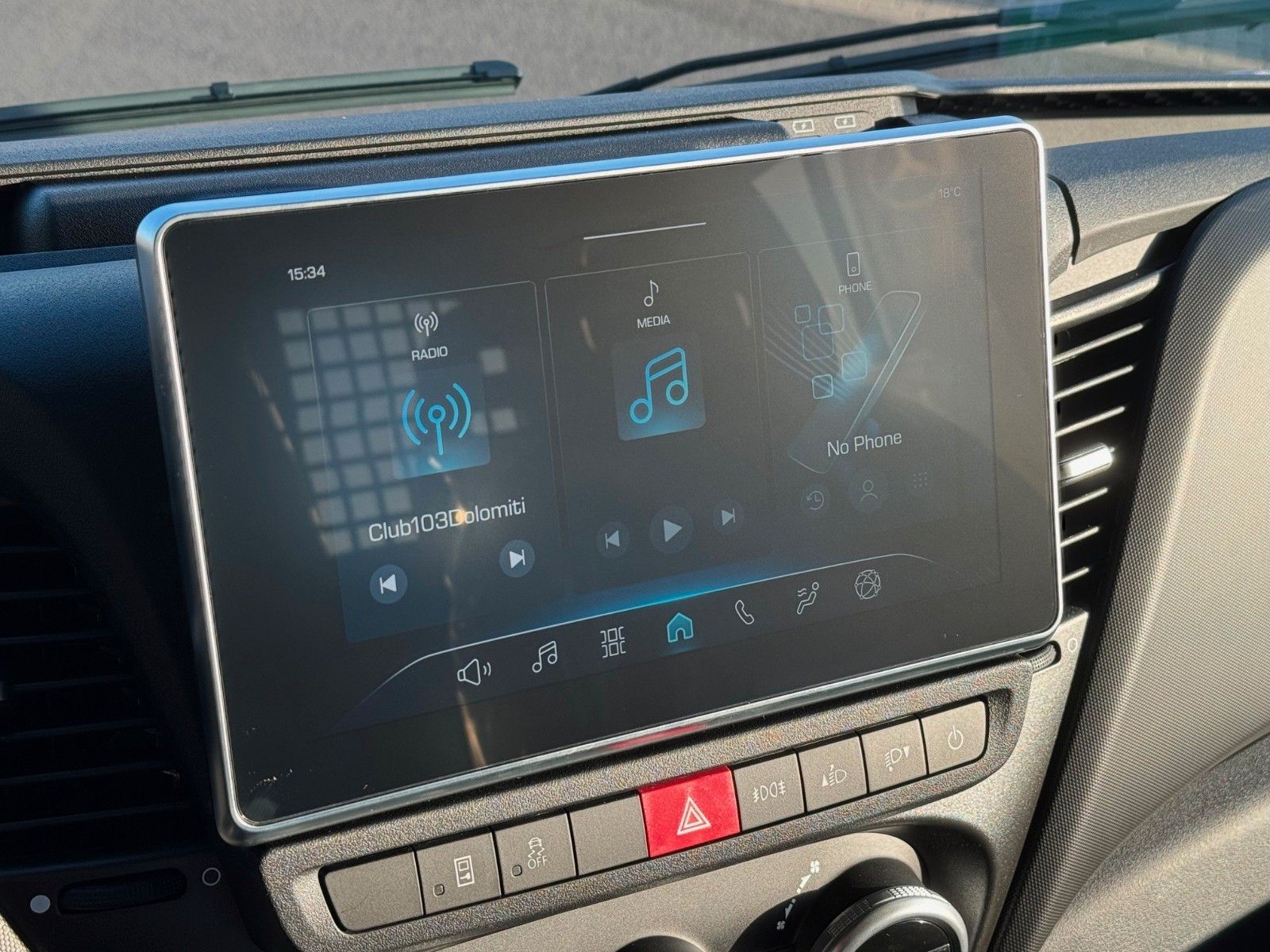 Fahrzeugabbildung Iveco Daily 35C21 HA8 3.0L DoKa *Automatik*R3.450mm*