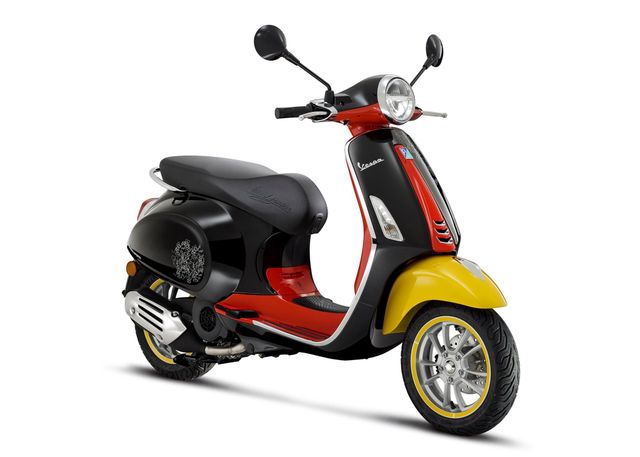 Vespa Primavera 50 Disney Mickey Mouse Edition