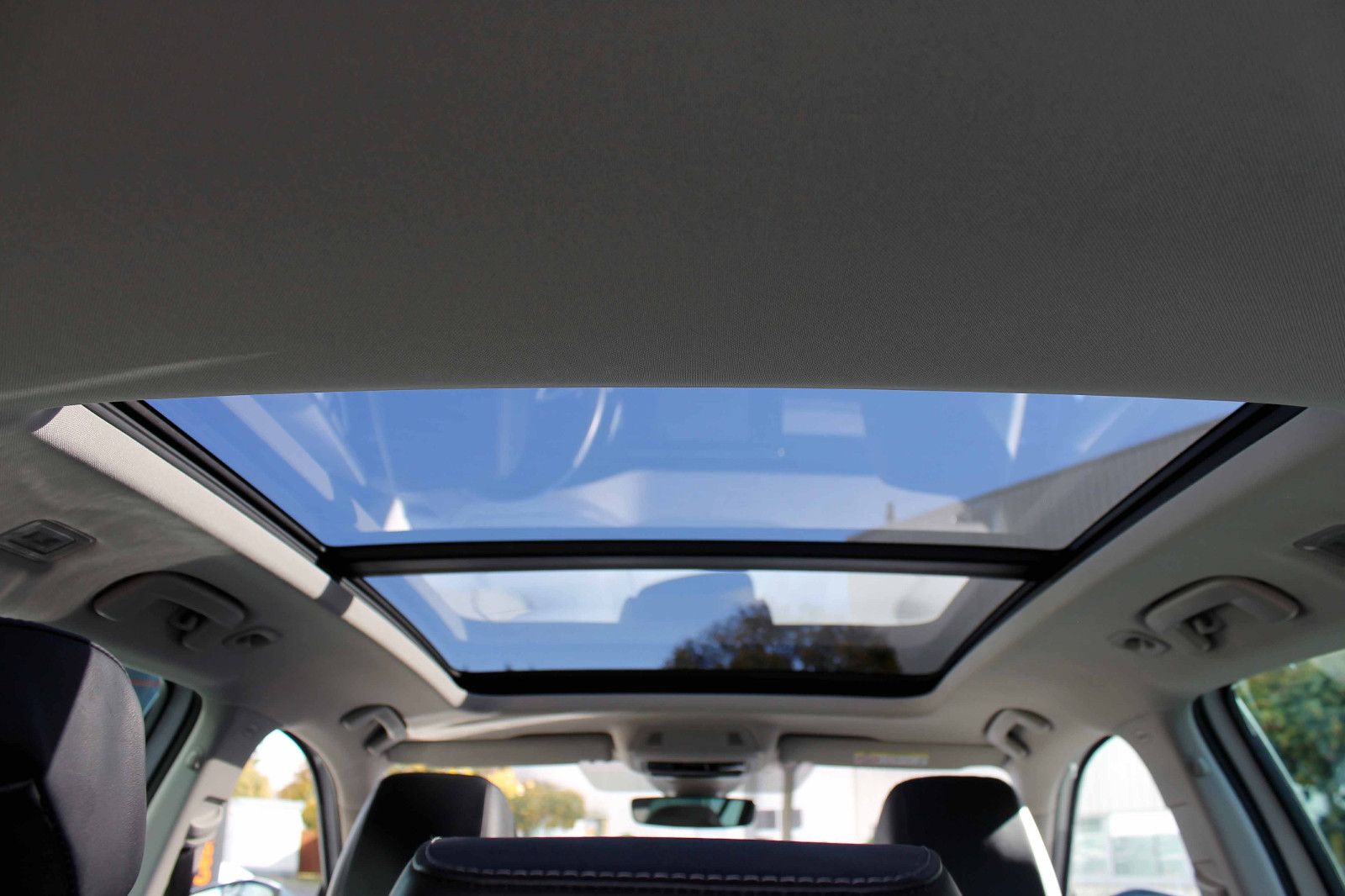 Fahrzeugabbildung SKODA Octavia Combi Style 2.0TDI DSG AHK PANO KAM HUD