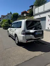 Mitsubishi Pajero 3,2 DI-D 4WD Automatik - - Mitsubishi 7-Sitzer