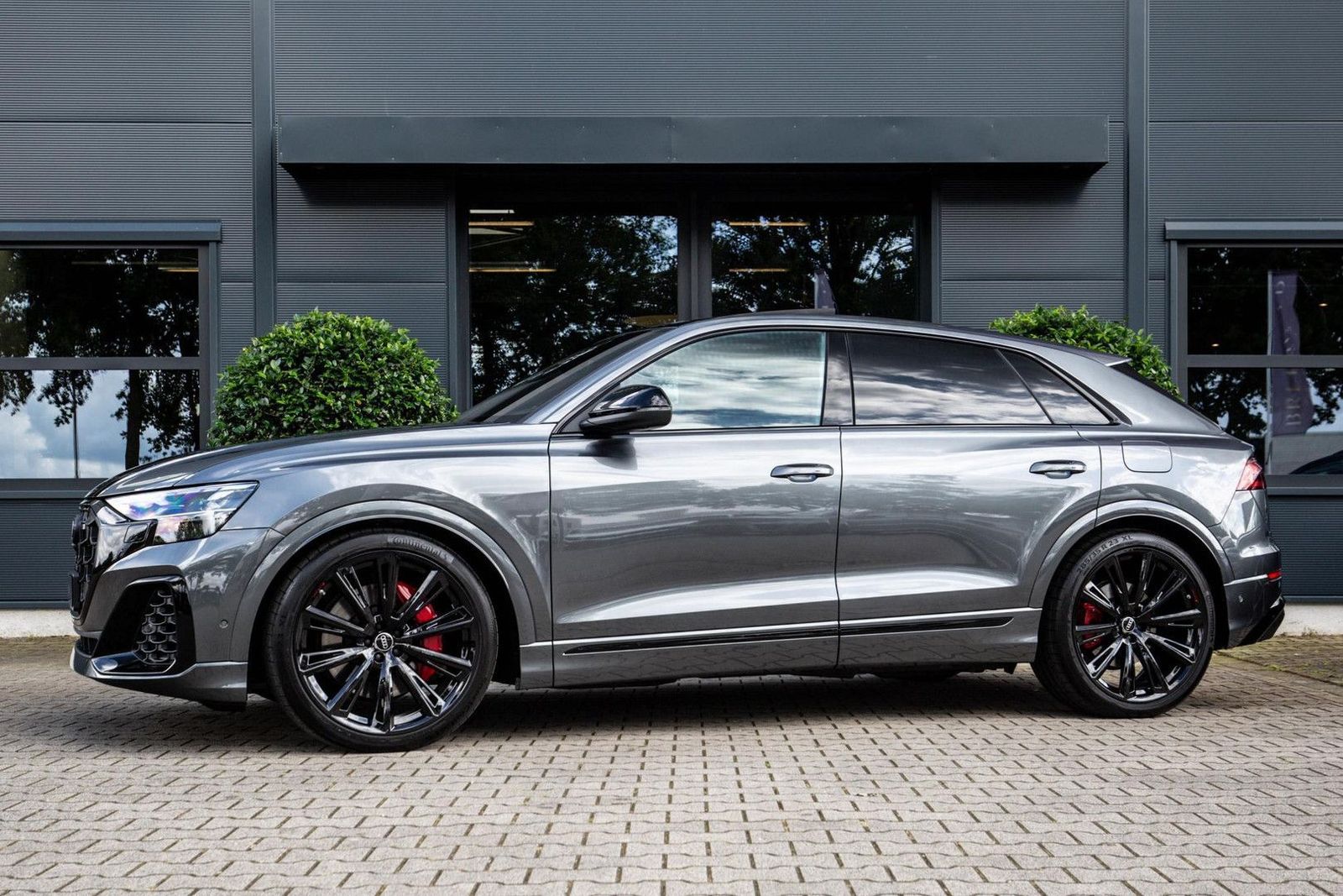 Audi Q8 60 TFSI e Competition 490pk, Carbon, Full-opt imagem 2