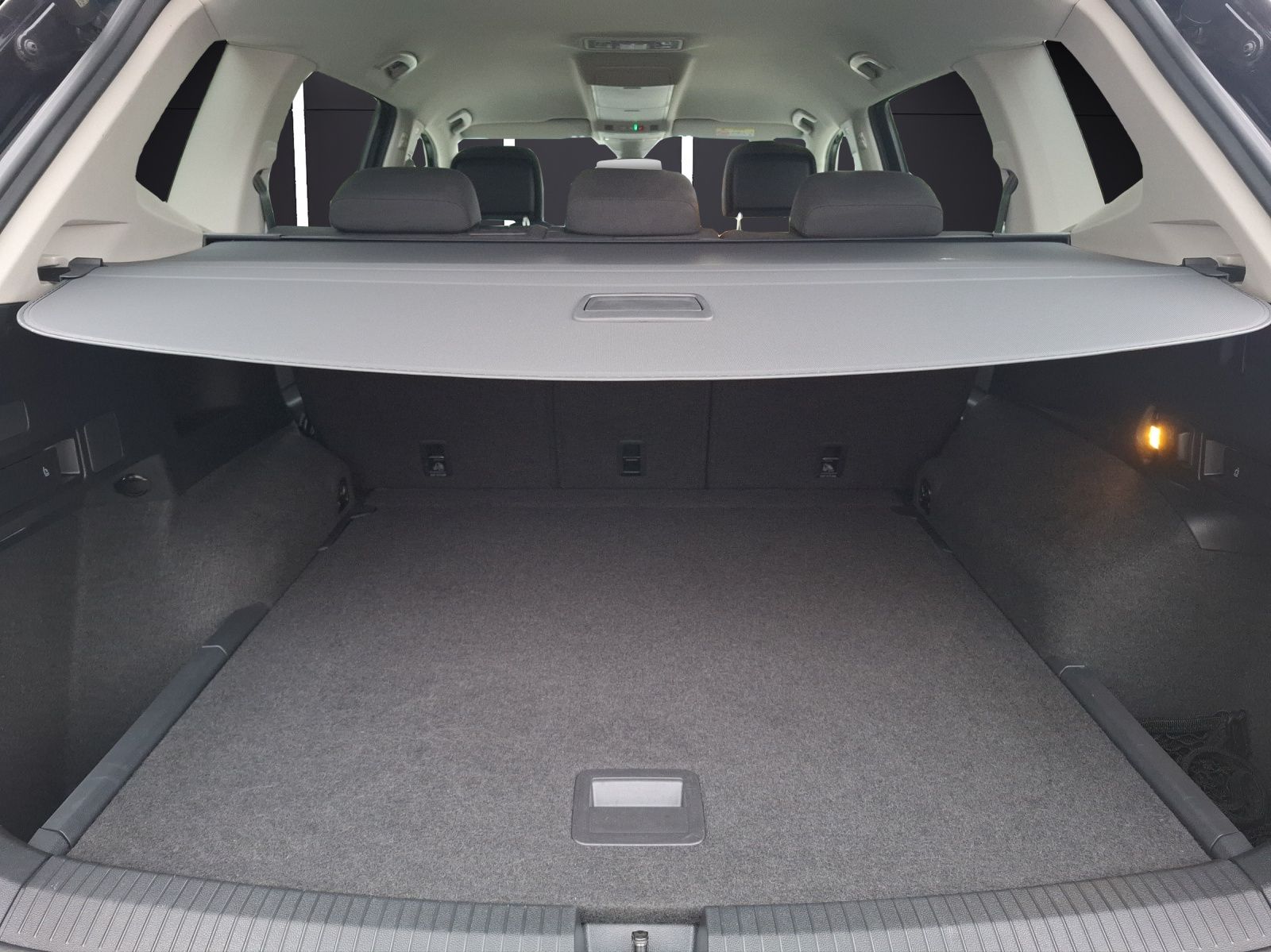 Fahrzeugabbildung Volkswagen Tiguan Allspace TDI Elegance DSG 4M Matrix Navi