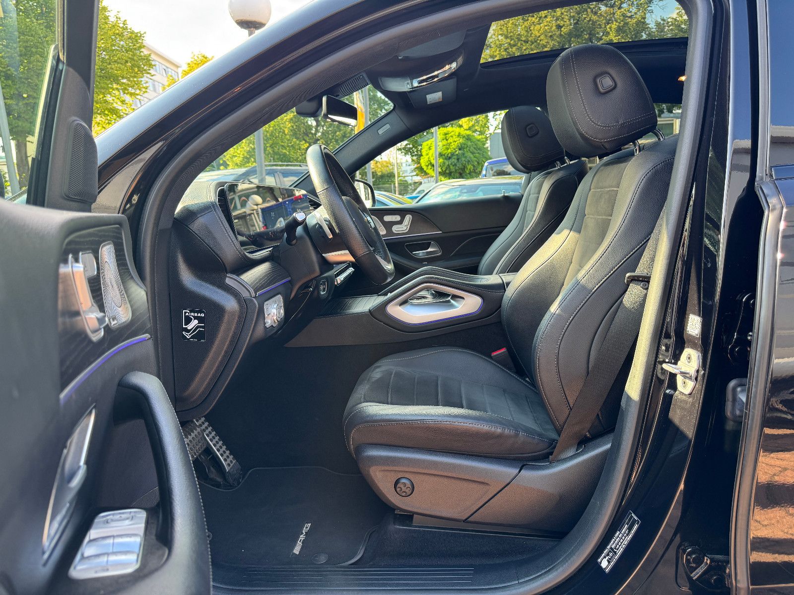 Fahrzeugabbildung Mercedes-Benz GLE 400 d Coupe AMG LINE PANO AIRMATIC 21 ZOLL