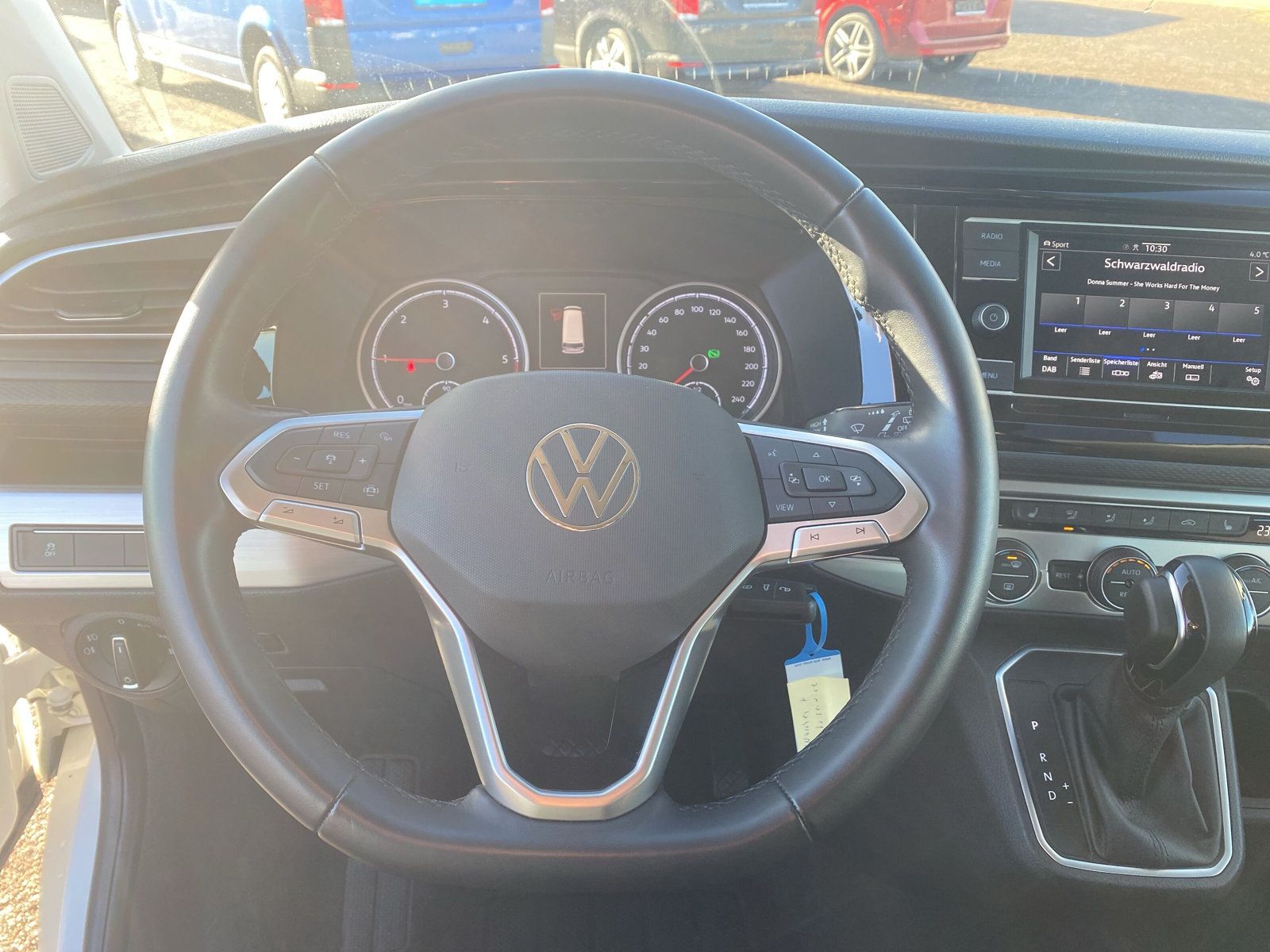Fahrzeugabbildung Volkswagen T6 Multivan 2.0 TDI DSG 4M Edition BEHINDERTENGE