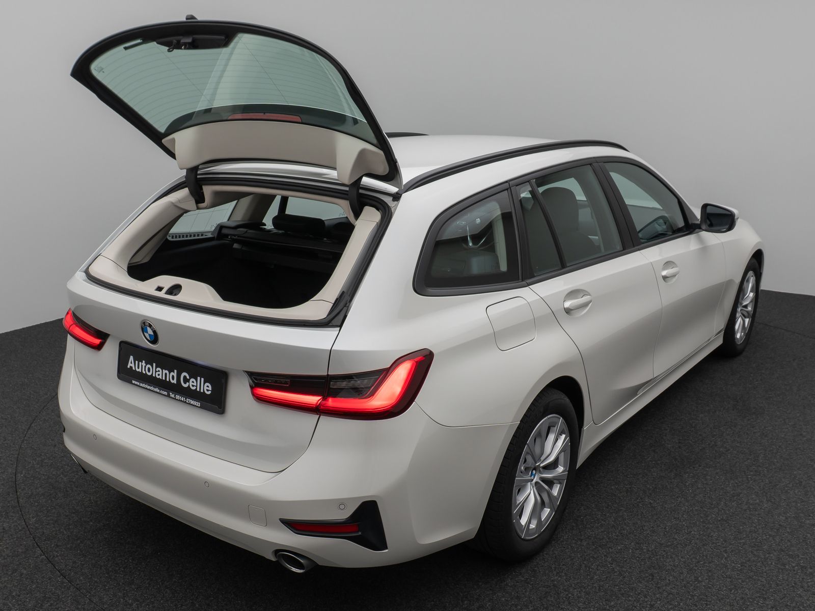Fahrzeugabbildung BMW 320d xD DAB CockPitPro Stop&Go Alarm PDC Sport