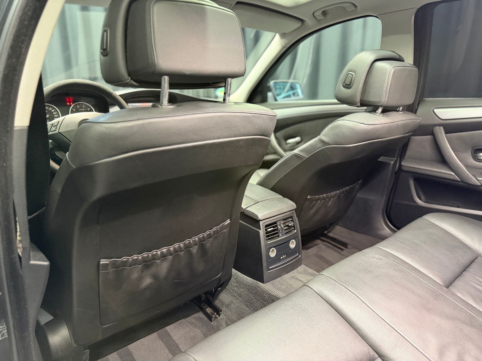 Fahrzeugabbildung BMW 523I Touring |PDC|PANO|NAVI|LEDER