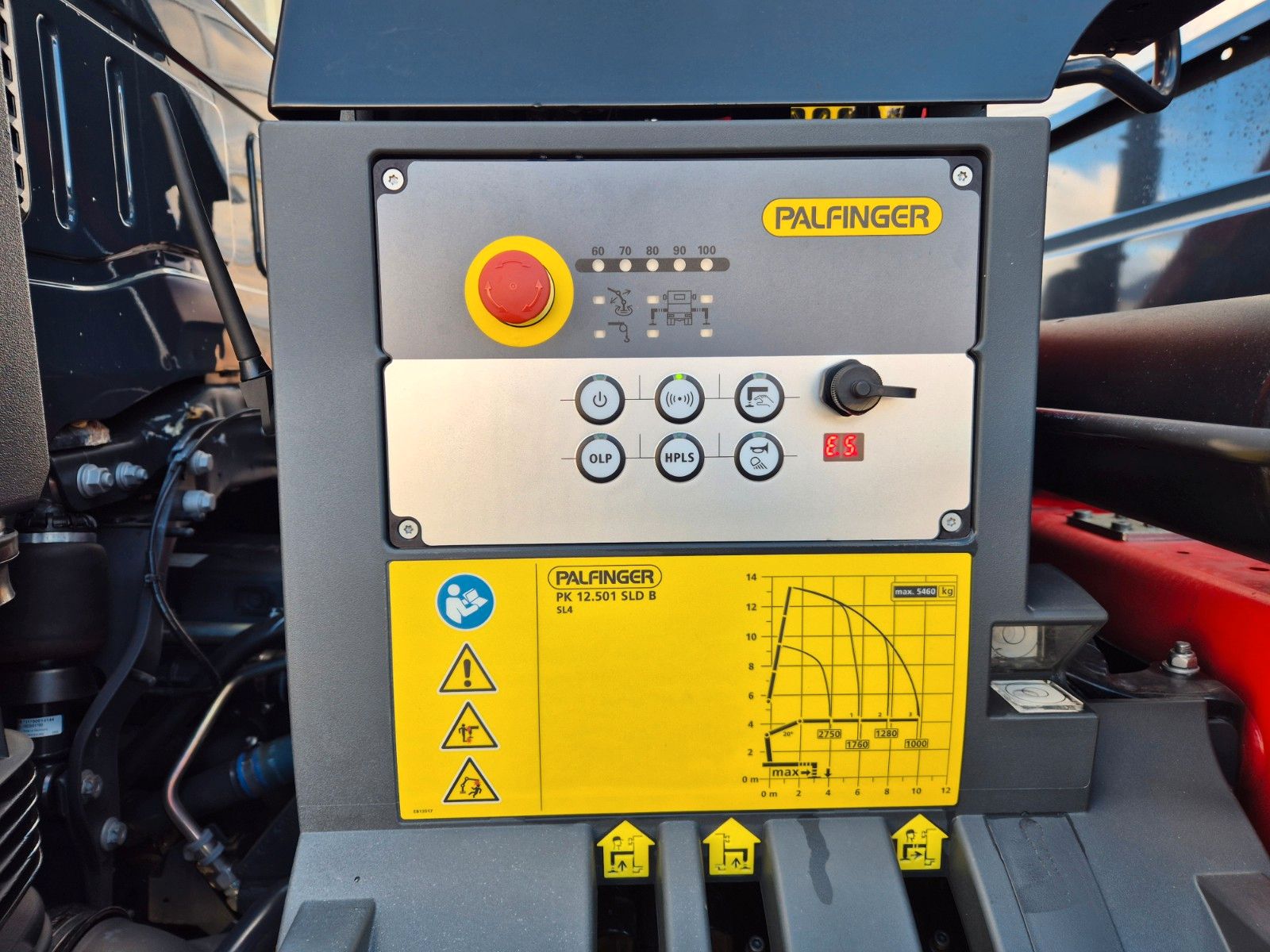 Fahrzeugabbildung Iveco AD200X46/P HR OFF Palfinger PK 12.501 Funk AHK