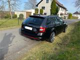 Skoda Octavia 2.0 TSI DSG RS COMBI RS - Skoda Octavia von privat