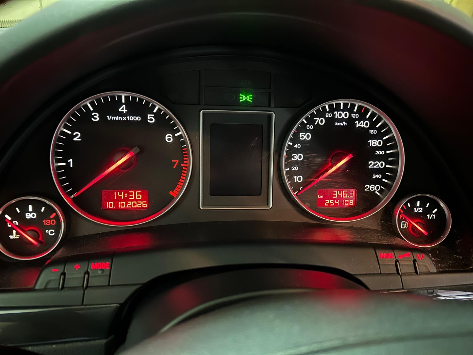 Audi A4 2005 — photo 11