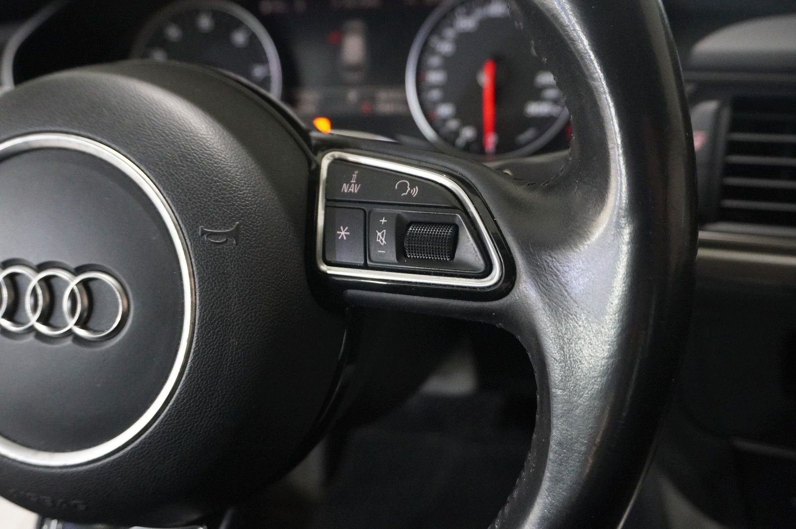 Fahrzeugabbildung Audi A6 Avant 2.0 TFSI QUATTRO NAVI/LED/KAMERA/SH/TÜV