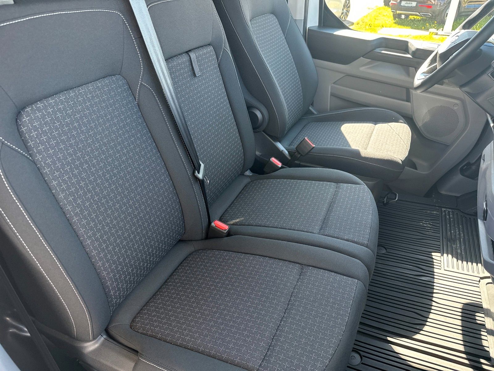 Fahrzeugabbildung Ford Transit Custom Kasten 320 L1 Trend FWD PHEV