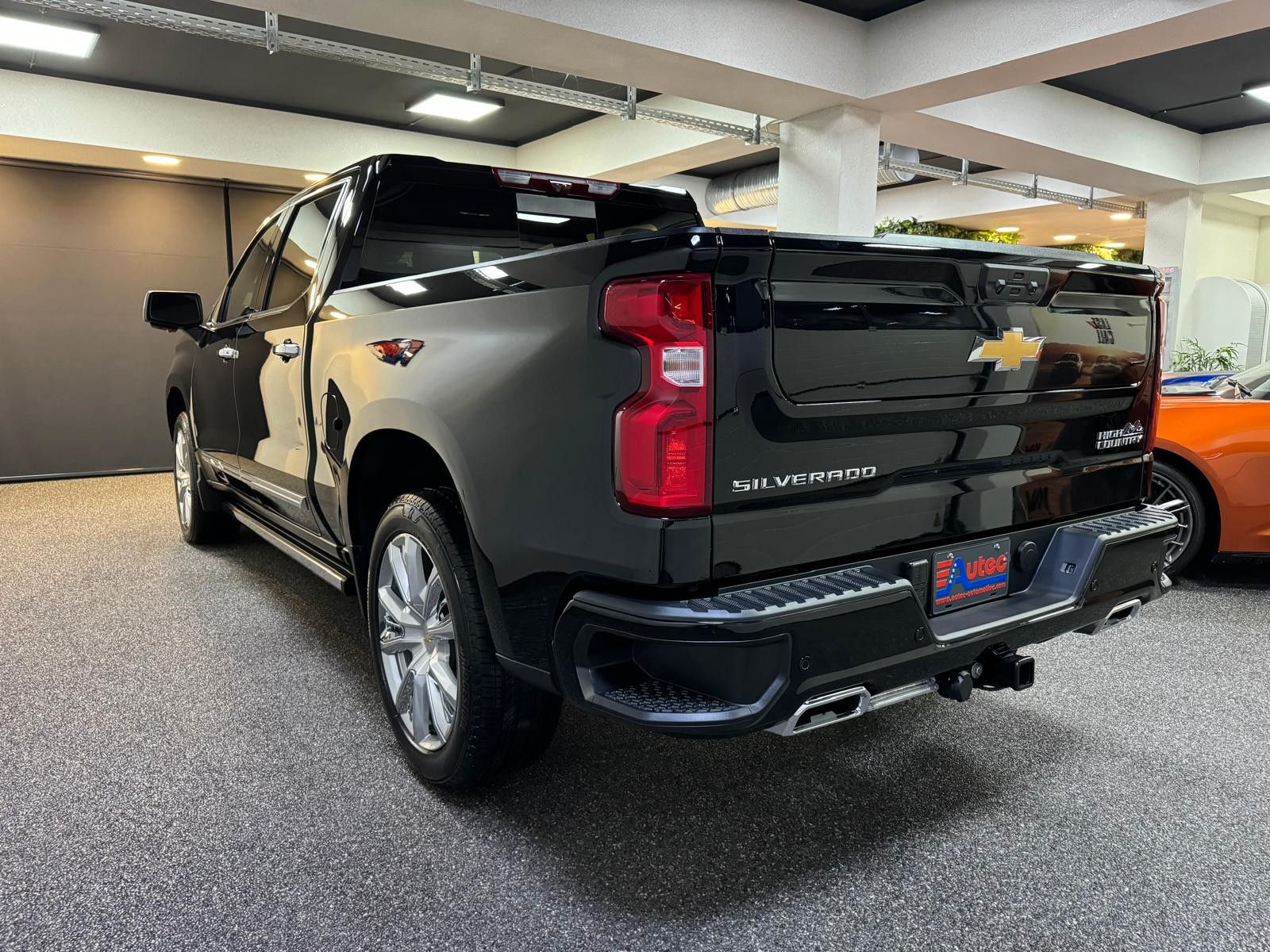 Fahrzeugabbildung Chevrolet 2026 SILVERADO DURAMAX DIESEL 4x4 HIGH COUNTRY