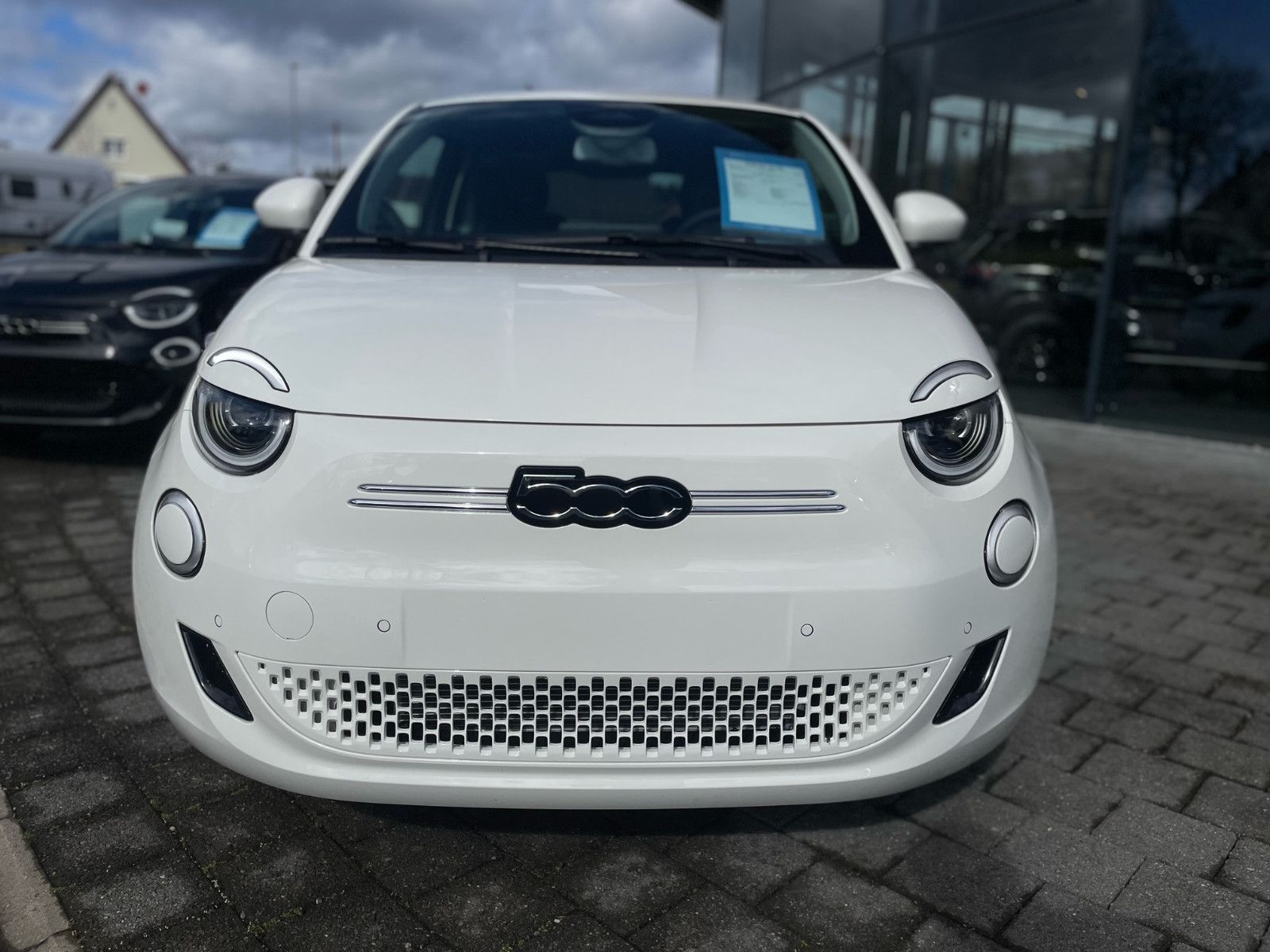 Fahrzeugabbildung Fiat 500 E